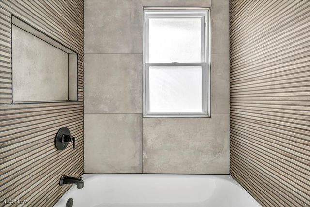 3147 Whitethorn Road, Cleveland Heights, OH 44118