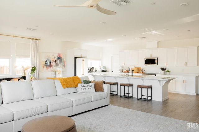 3230 Laurel Hill Lane, Shafter, CA 93263