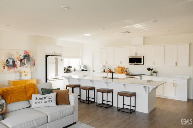 3230 Laurel Hill Lane, Shafter, CA 93263