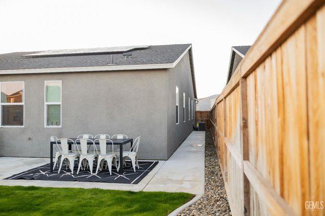 3230 Laurel Hill Lane, Shafter, CA 93263