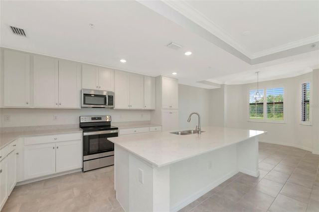 18114 GAWTHROP DRIVE 107, Lakewood Ranch, FL 34211