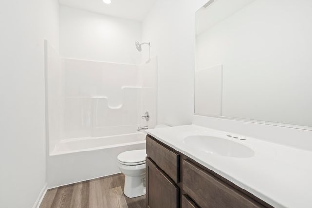 6711 E 103rd Avenue, Crown Point, IN 46307