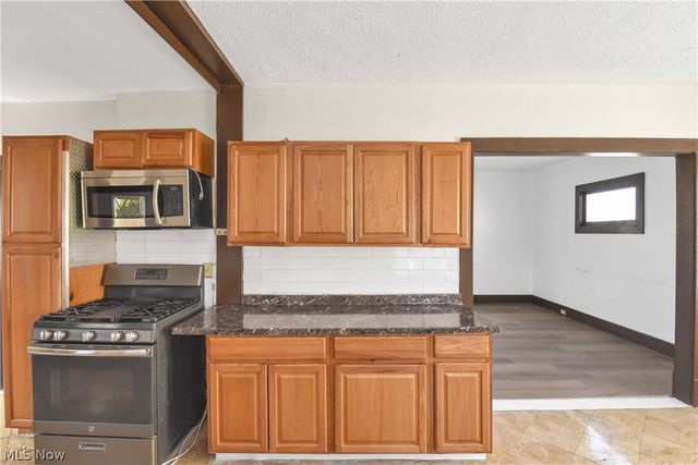 2037 Bunts Road, Lakewood, OH 44107