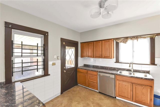 2037 Bunts Road, Lakewood, OH 44107