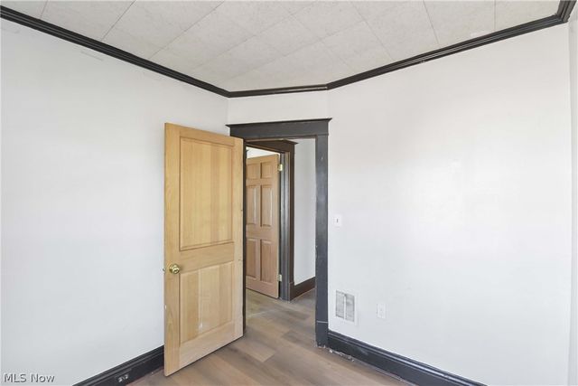 2037 Bunts Road, Lakewood, OH 44107