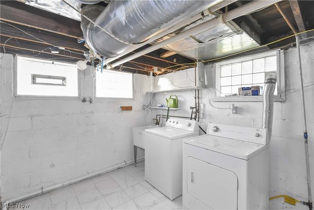 2037 Bunts Road, Lakewood, OH 44107