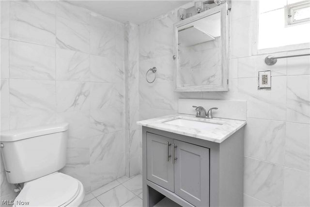 2037 Bunts Road, Lakewood, OH 44107