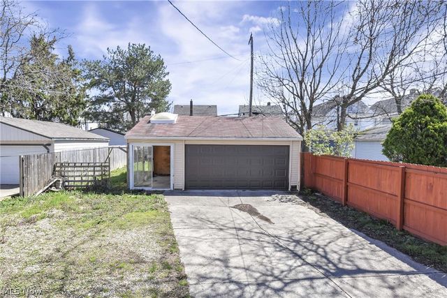 2037 Bunts Road, Lakewood, OH 44107