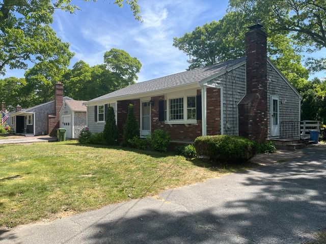 90 Castlewood Circle, Barnstable, MA 02601