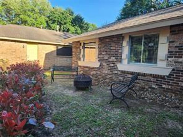 5114 Enchanted Timbers Drive, Humble, TX 77346