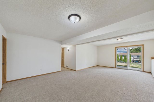 5232 Kingsbury Place NW, Rochester, MN 55901