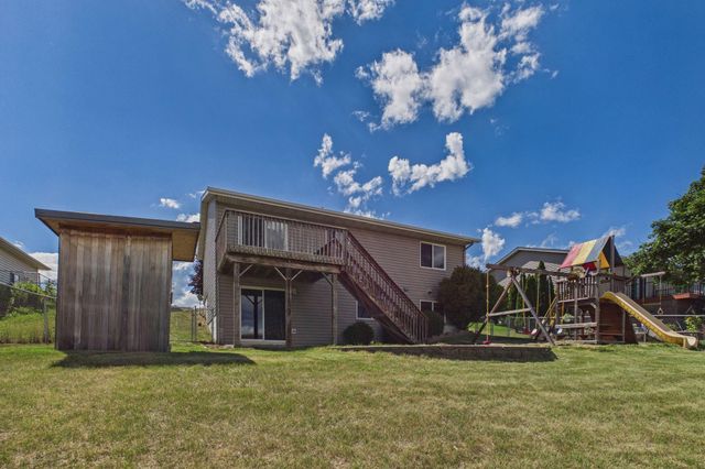 5232 Kingsbury Place NW, Rochester, MN 55901