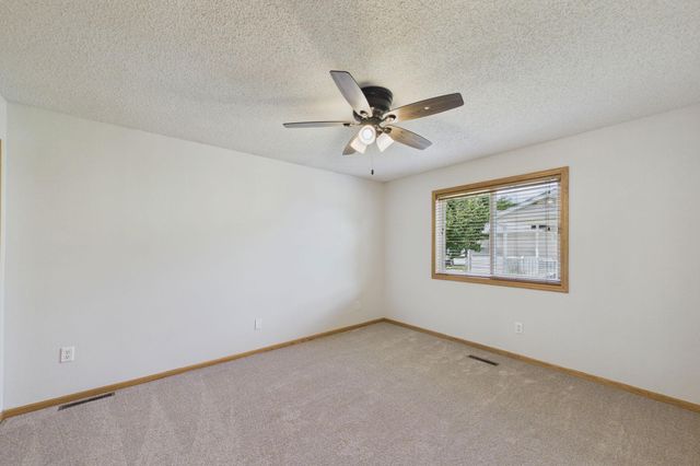 5232 Kingsbury Place NW, Rochester, MN 55901