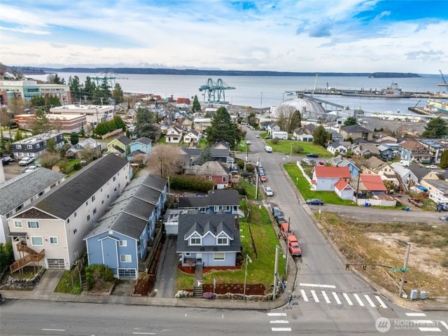 3004 W Marine View Drive, Everett, WA 98201