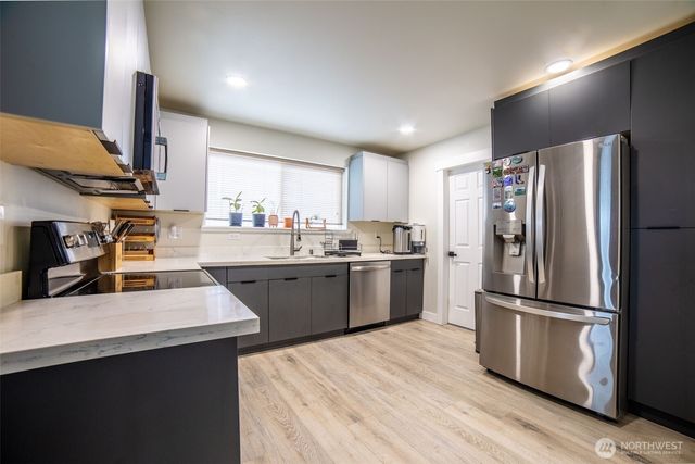 3004 W Marine View Drive, Everett, WA 98201