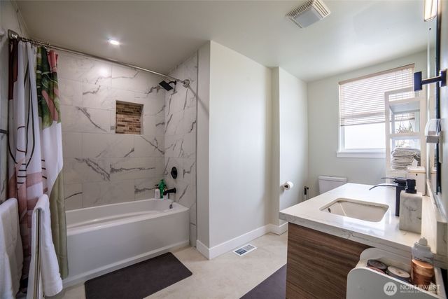 3004 W Marine View Drive, Everett, WA 98201