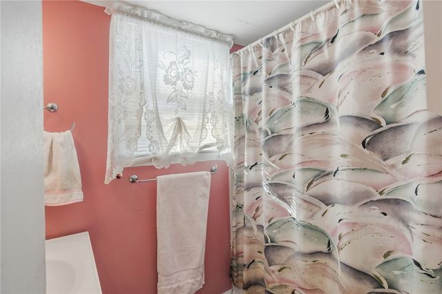 201 Hollis Avenue, Warwick, RI 02889