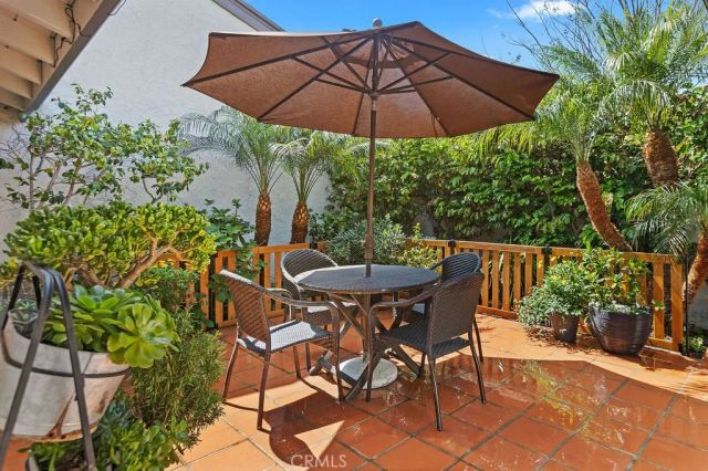 30 Jetty Drive, Corona Del Mar, CA 92625