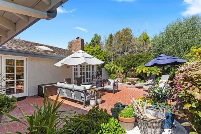 30 Jetty Drive, Corona Del Mar, CA 92625