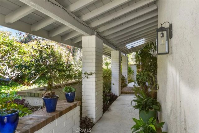 30 Jetty Drive, Corona Del Mar, CA 92625