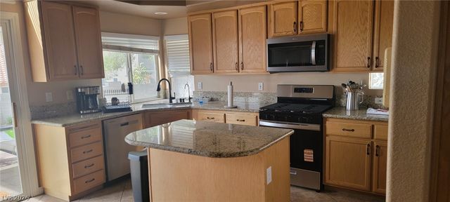 8201 Mountain Heather Court, Las Vegas, NV 89149