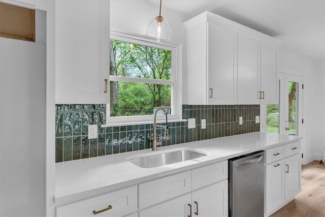 2215 S Coleman Avenue, Fayetteville, AR 72701