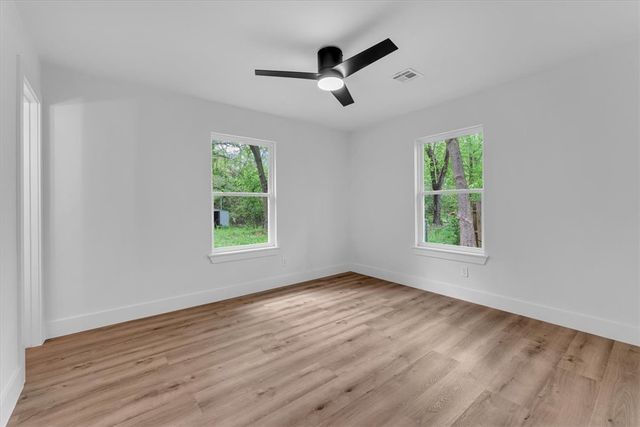 2215 S Coleman Avenue, Fayetteville, AR 72701