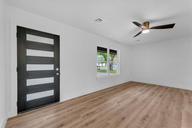 2215 S Coleman Avenue, Fayetteville, AR 72701