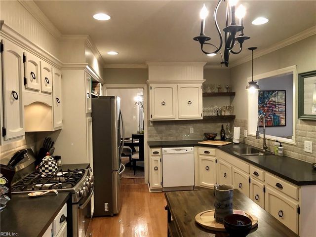 205 Woodroof RD, Newport News, VA 23606