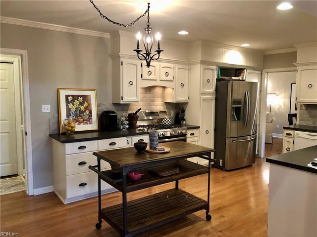 205 Woodroof RD, Newport News, VA 23606