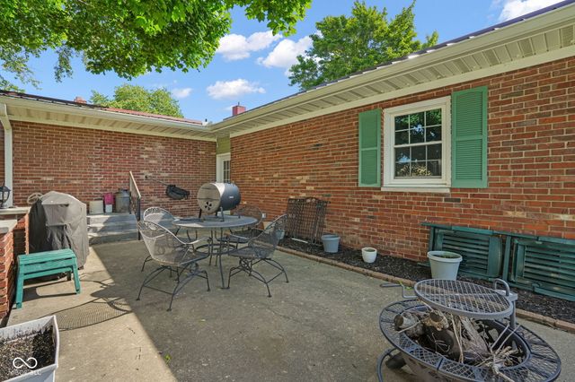 806 W Walnut Drive, Rockville, IN 47872