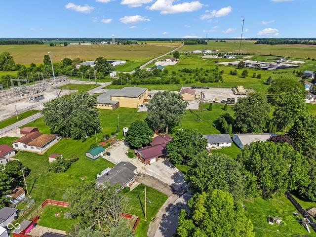 806 W Walnut Drive, Rockville, IN 47872