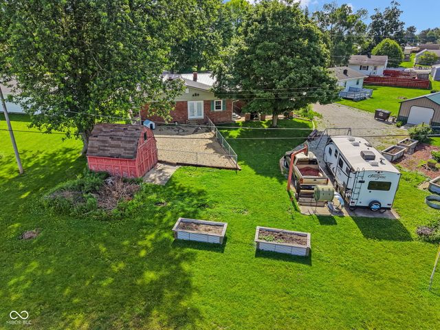 806 W Walnut Drive, Rockville, IN 47872
