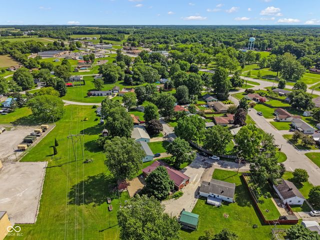 806 W Walnut Drive, Rockville, IN 47872