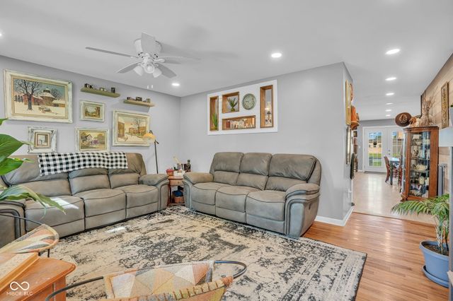 806 W Walnut Drive, Rockville, IN 47872