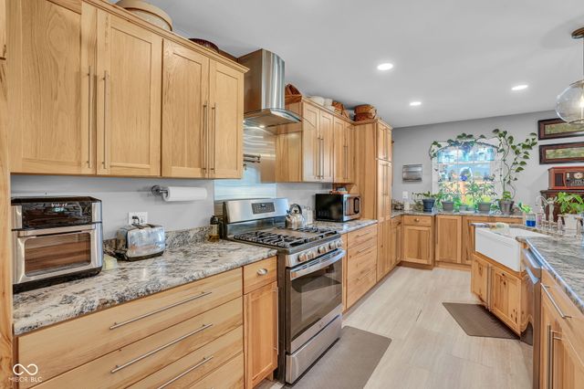 806 W Walnut Drive, Rockville, IN 47872