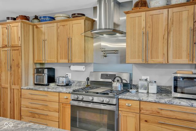 806 W Walnut Drive, Rockville, IN 47872