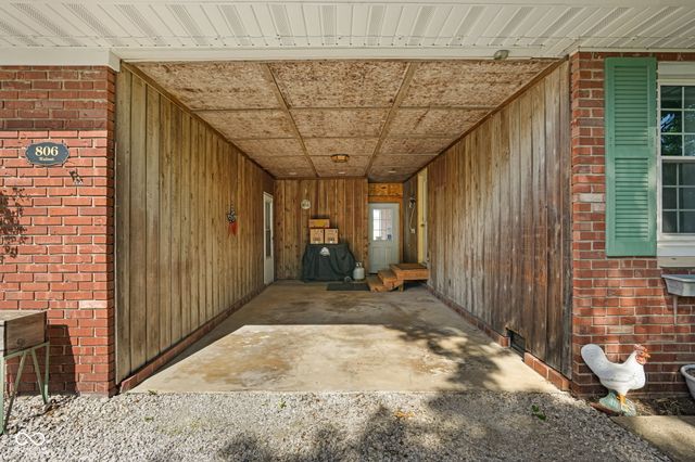 806 W Walnut Drive, Rockville, IN 47872