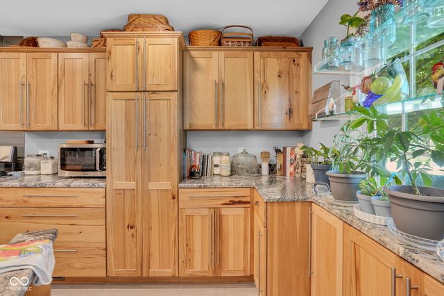 806 W Walnut Drive, Rockville, IN 47872