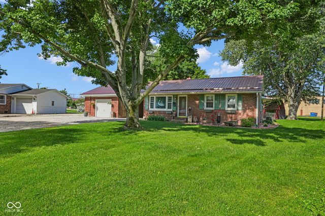 806 W Walnut Drive, Rockville, IN 47872