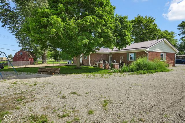 806 W Walnut Drive, Rockville, IN 47872