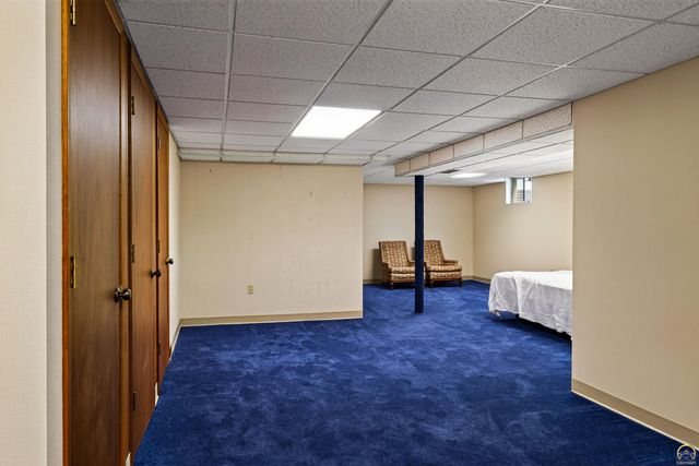 2931 SW Arrowhead RD, Topeka, KS 66614