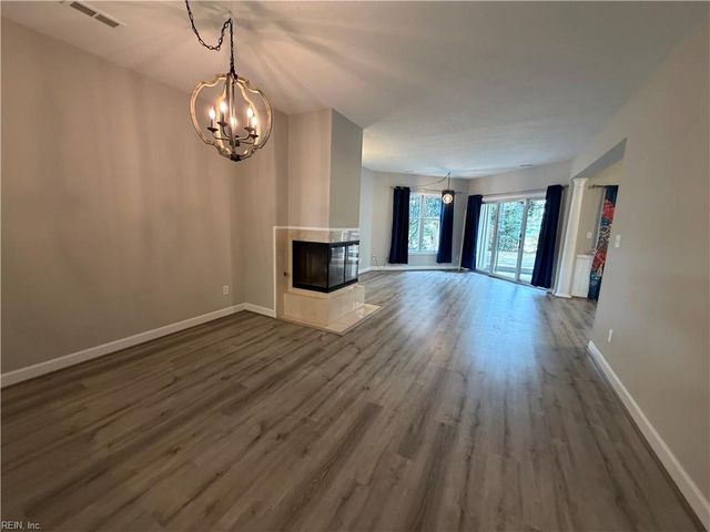 1031 High Dunes Quay Apt 103, Hampton, VA 23664