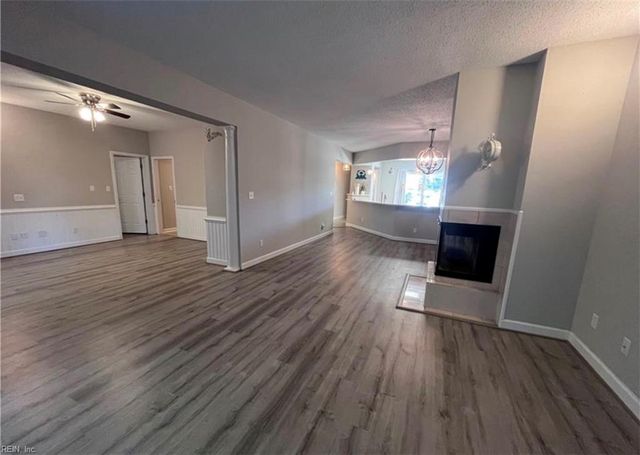 1031 High Dunes Quay Apt 103, Hampton, VA 23664
