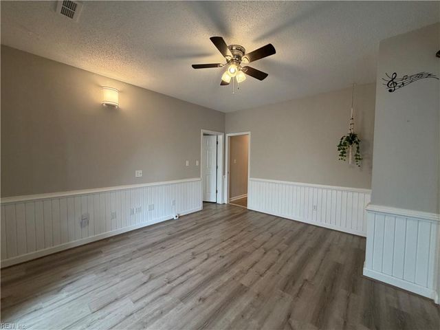 1031 High Dunes Quay Apt 103, Hampton, VA 23664