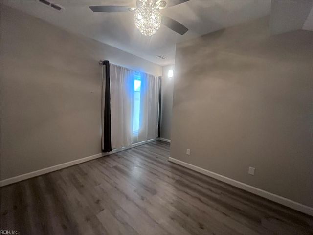 1031 High Dunes Quay Apt 103, Hampton, VA 23664