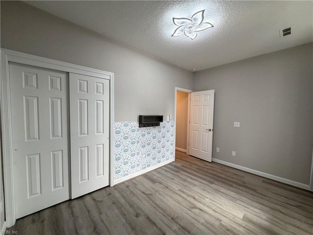 1031 High Dunes Quay Apt 103, Hampton, VA 23664