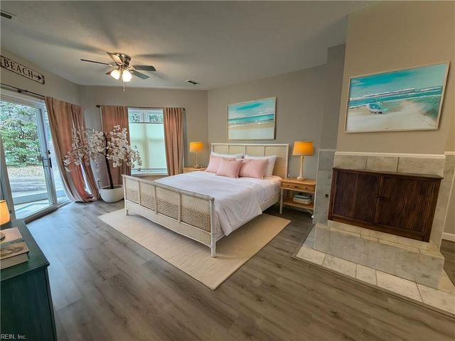 1031 High Dunes Quay Apt 103, Hampton, VA 23664