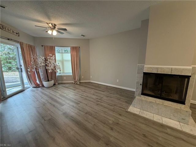 1031 High Dunes Quay Apt 103, Hampton, VA 23664
