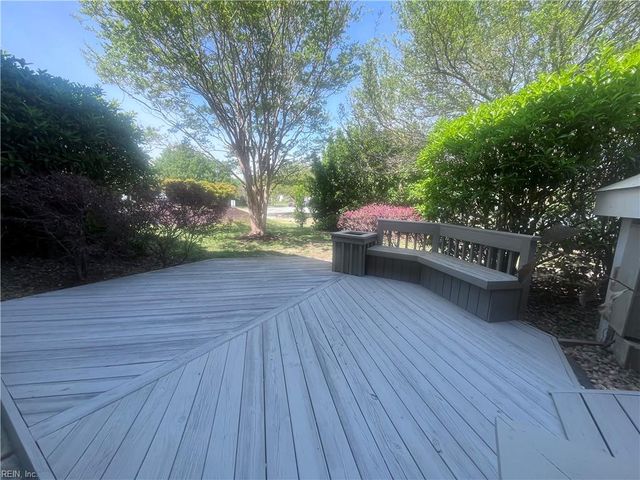1031 High Dunes Quay Apt 103, Hampton, VA 23664